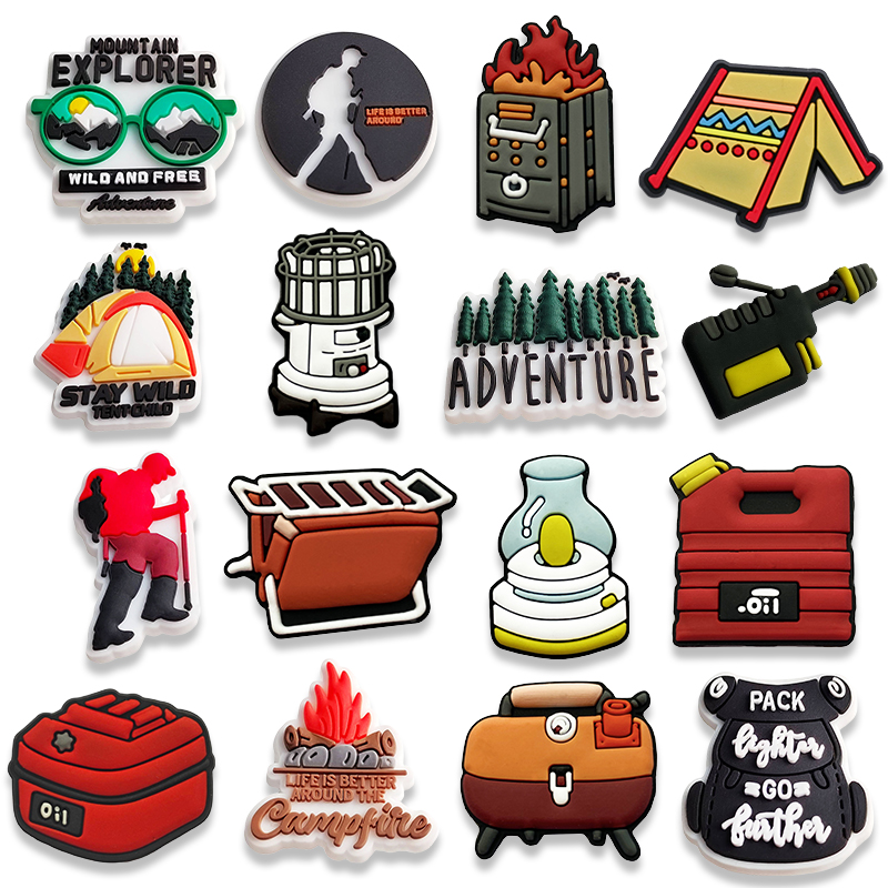 Outdoor Adventure Birthday Party - 16 ชิ้น ชาร์มรองเท้าสำหรับแคมป์ปิ้ง ชาร์มตกแต่งธีมการผจญภัยกลางแจ้งสำหรับรองเท้าคร็อกส์ กระเป๋า ของขวัญสำหรับวันเกิด