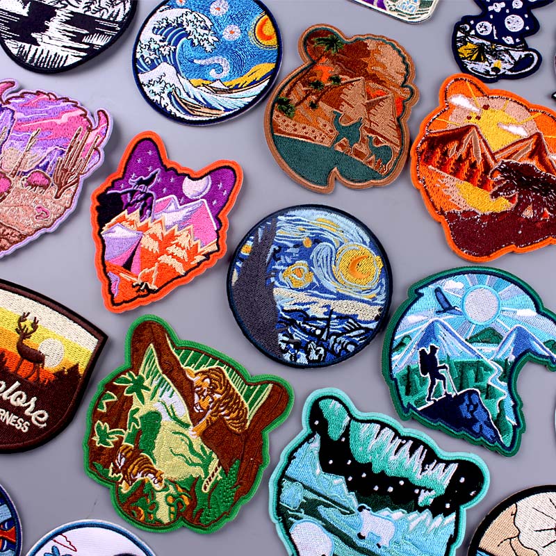 Outdoor Adventure And Travel Show - Van Gogh Patch Mountain Camping แพทช์ปักสำหรับเสื้อผ้าผจญภัย